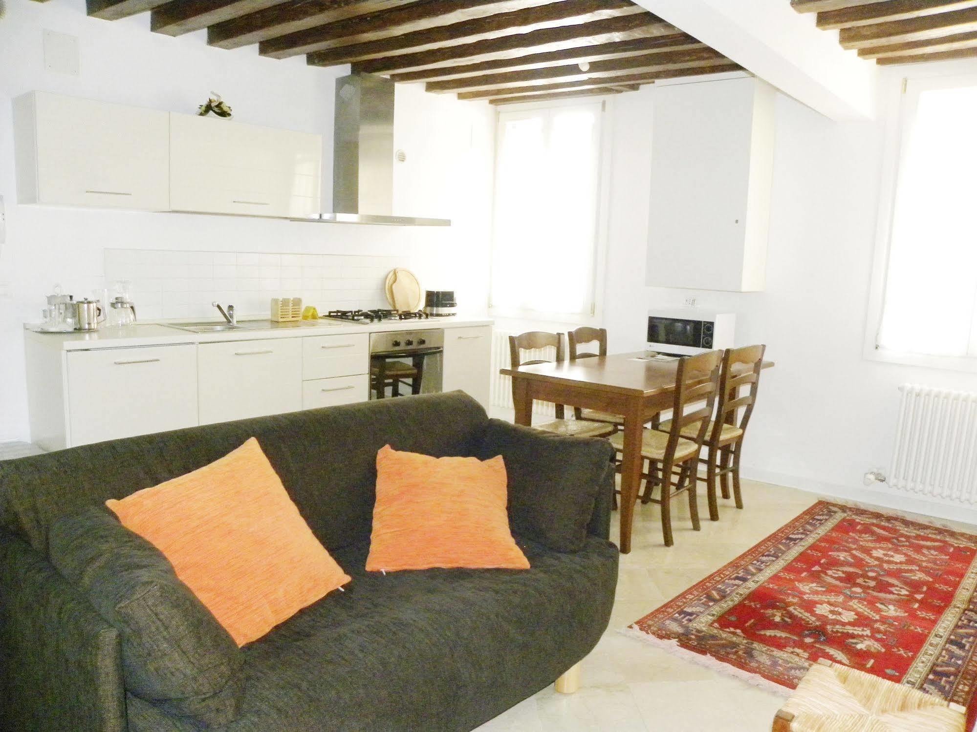 La Coccola Apartment Venesia Bagian luar foto