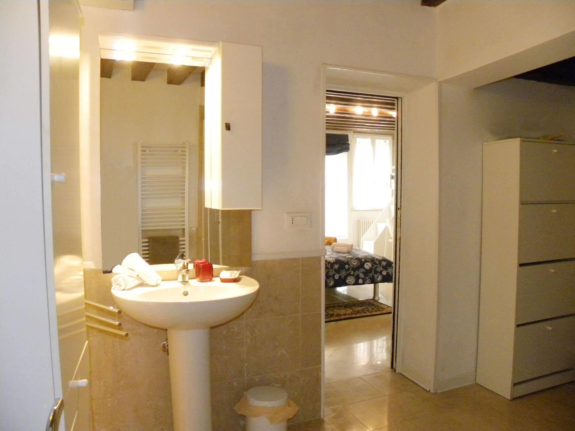 La Coccola Apartment Venesia Bagian luar foto