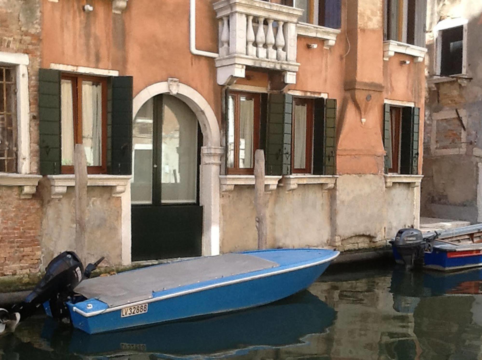 La Coccola Apartment Venesia Bagian luar foto
